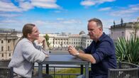 Am Puls – Franca Cerutti und Christian Sievers auf der Dachterrasse des Hotel de Rome in Berlin