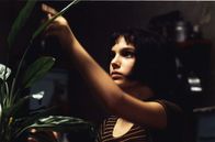 Classix - Filmklassiker im BR: Léon - Der Profi – Im selben Haus wie Léon wohnt die zwölfjährige Mathilda Lando (Natalie Portman), die von ihrem Vater misshandelt und von ihrer Familie kaum beachtet wird.