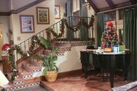 Two and a Half Men – Die Kulisse zu Two and a halt Men - Entweihnacht ...