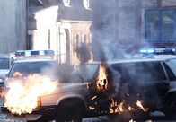 Mankells Wallander – Die Detonation einer Autobombe stürzt Ystad ins Chaos.