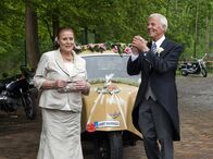 In aller Freundschaft – Für Charlotte Gauss (Ursula Karusseit) und Otto Stein (Rolf Becker) ist es endlich soweit - der Tag der Hochzeit ist gekommen.