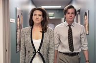 Die Newsreader – Helens (Anna Torv) und Dales (Sam Reid) Beziehung ist nach seinem Eingeständnis am Ende. Die beiden müssen trotzdem weiterhin zusammenarbeiten – nicht ganz ohne Reibung.