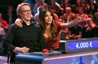 Quizduell – Die Kandidaten des Teams „Comedy“: Simon Gosejohann (l.) und Enissa Amani (r.), beide Comedians.