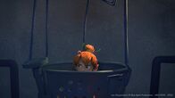 Die Borger – Arrietty ist im Tee-Ei unterwegs, das den Borgern als Fahrstuhl dient.