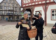 Die Rezeptsucherin – Gute Laune beim Start in Bad Urach – denn Hutzelbrot mag die Rezeptsucherin gerne!