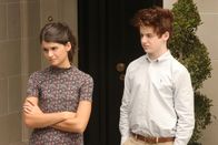 The Mick – Noch glauben Sabrina (Sofia Black-D'Elia, l.) und Chip (Thomas Barbusca, r.) nicht, dass sie Mickey vermissen werden ...