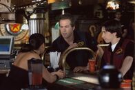 Waiting – Monty (Ryan Reynolds, l.); Dean (Justin Long, r.)