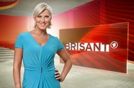 Brisant – Moderatorin Kamilla Senjo im ARD BRISANT Studio