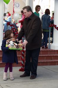 Modern Family – L-R: Lily Tucker-Pritchett (Aubrey Anderson-Emmons), Cameron Tucker (Eric Stonestreet)