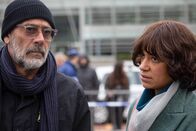 The Postcard Killings – Jeffrey Dean Morgan (Jacob Kanon), Cush Jumbo (Dessie Lombard).