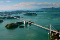 Japan von oben – Die große Seto-Brücke führt über die Seto-Inlandsee. Sie verbindet die Präfektur Okayama auf der japanischen Hauptinsel Honshu mit der Stadt Sakaide (Präfektur Kagawa) auf der Insel Shikoku