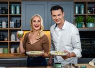 Silvia kocht – Silvia Schneider, Lukas Kienbauer („Grüne Gazpacho mit Gurke, Apfel und Fencheljoghurt“ und „Salatherzen mit Duftgeranie und Mandel“).