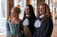 Versailles – L-R: Palatine (Jessica Clark), Monsieur Philippe d'Orléans (Alexander Vlahos), Chevalier (Evan Williams)