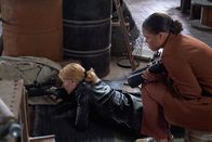 Gray – Cornelia Gray (Patricia Clarkson, l.); Sara Beckham (Lydia West, r.)