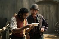 The Luminaries – Emery Staines (Himesh Patel, l.); Francis Carver (Marton Csokas, r.)