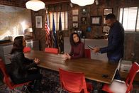 Navy CIS: New Orleans – (v.l.n.r.) Rosa Ortiz (Michelle Bonilla); Special Agent Hannah Khoury (Necar Zadegan); Special Agent Quentin Carter (Charles Michael Davis)