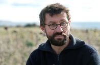Rügen - Weiße Felsen, grüne Wälder – Sebastian Schmidt engagiert sich als Öko-Landwirt für mehr Artenreichtum auf Rügen.