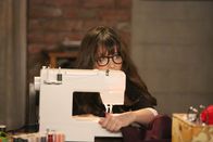 New Girl – Verliert beinahe die Nerven, als der Start ihres neuen Jobs immer näher rückt: Jess (Zooey Deschanel) ...
