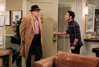 9JKL – Harry (Elliott Gould, l.); Josh (Mark Feuerstein, r.)
