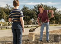 Young Sheldon – Sheldon (Iain Armitage, l.); Georgie Cooper (Montana Jordan, r.)