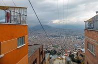 GEO Reportage – Blick über La Paz, Bolivien: eine Stadt mit vielen Problemen, eines davon ist das Gesundheitssystem