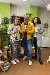 Tobis Städtetrip – Tobias Kämmerer mit Anna Lysikow (li.) und Manuela Allendorf von Schnatzplatz.