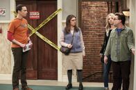 The Big Bang Theory – v.l.n.r.) Sheldon (Jim Parsons) und Amy (Mayim Bialik) oder Penny (Kaley Cuoco) und Leonard (Johnny Galecki)?