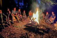 Mona mittendrin – Mona mittendrin Im Survival-Training Am Lagerfeuer klingt der Tag aus 2022