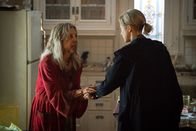 The Grudge – L-R: Lin Shaye als Faith Matheson, Andrea Riseborough als Detective Muldoon