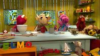 Sesamstraße – Backen zusammen: Elmo, eine Kuh, Abby und ein Huhn.