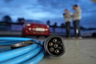 ORF III Themenmontag: Klimaretter oder Mogelpackung - Der E-Auto Check – Elektroautos: Sind sie wirklich so umweltfreundlich wie angenommen? Expertinnen und Experten sind skeptisch.