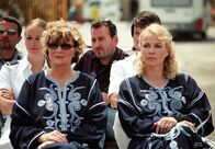 Unter weißen Segeln – An Bord der "Star Clipper" begegnen sich die beiden Exfrauen Vera (Gila von Weitershausen, li.) und Ruth (Claudia Messner) des berühmten Konzertpianisten Caspari.