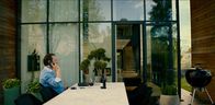 Exit – Während die anderen damit beschäftigt sind persönliche Probleme zu bereinigen und ihr Leben zu ordnen, konzentriert sich Adam (Simon J. Berger) auf das Geschäft. Für ihn zählt nur der nächste große Handel.