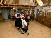 Heimat der Rekorde – Das Promi-Duell im Dirndldrahn.