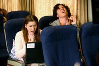 The Middle – Sue (Eden Sher, l.) Axl (Charlie McDermott, r.)