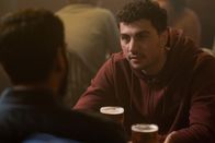Two Weeks to Live – Nicky (Mawaan Rizwan, l.); Jay (Taheen Modak, r.)