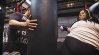 Mein Leben mit 300 kg – Ashley at the gym.