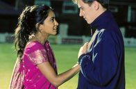 Kick It Like Beckham – ORF-Premiere: "Kick It Like Beckham". Im Bild: Parminder Nagra (Jess Bhamra), Jonathan Rhys-Meyers (Joe).