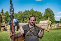 Mythos Kelten – Ressourcenknappheit zwingt die Kelten, ihre Gebiete zu verlassen. Eine neue keltische Generation beginnt, römische und griechische Siedlungen zu überfallen.