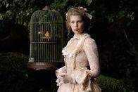 Ein kleiner Schnitt – Herzogin Sophie (Josephine Thiesen) dreht sich wütend um.