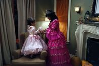 Modern Family – L-R: Lily Tucker-Pritchett (Aubrey Anderson-Emmons), Sam (Rodney To)