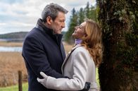 Sturm der Liebe – Christoph (Dieter Bach, l.) und Alexandra (Daniela Kiefer, r.) sind glücklich, dass sie sich wiederhaben.