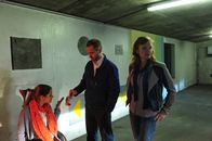 SOKO Stuttgart – Linda Königs (Anna Julia Kapfelsperger, l.), Aleksander Bansky (Marc Ben Puch, M.) und Doro Lösl (Nina Petri, r.).