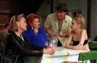 Hart im Nehmen – Dorothea Parton, Bigi Fischer, Gregor Bloeb, Theresa Böhler.