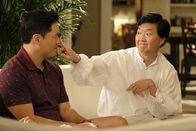 Fresh off the Boat – Louis Huang (Randall Park, l.); Gene (Ken Jeong, r.)