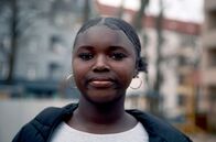 Kids – Ana wird seit der ersten Klasse gemobbt: Sie leidet unter Alpträumen und geht nur ungern in die Schule.