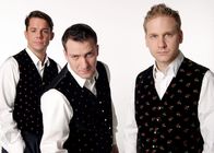 Echt Fett – v.li.: Max Schmiedl, Robert Palfrader, Alex Scheurer.