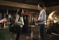 Navy CIS: L.A. – Freuen sich, sich wiederzusehen, während Sam undercover ermittelt: Nate (Peter Cambor, r.) und Kensi (Daniela Ruah, l.) ...