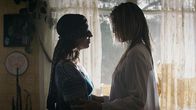 Trash Fire – L - R: Angela Trimbur als Isabel, AnnaLynne McCord als Pearl