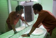 Deadly Tropics – Aurélien Cherlery (Julien Beramis) würde alles riskieren, um seinem Freund zu helfen. Wie weit wird er dafür gehen?